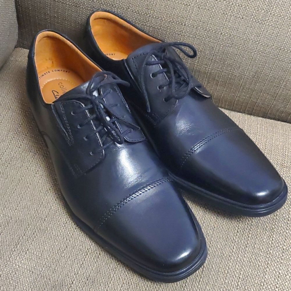 CLARKS Capped Oxfords - Size 9 1/2‎